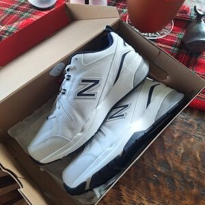 New Balance 12 Wide Men's White and Navy Sneakers
